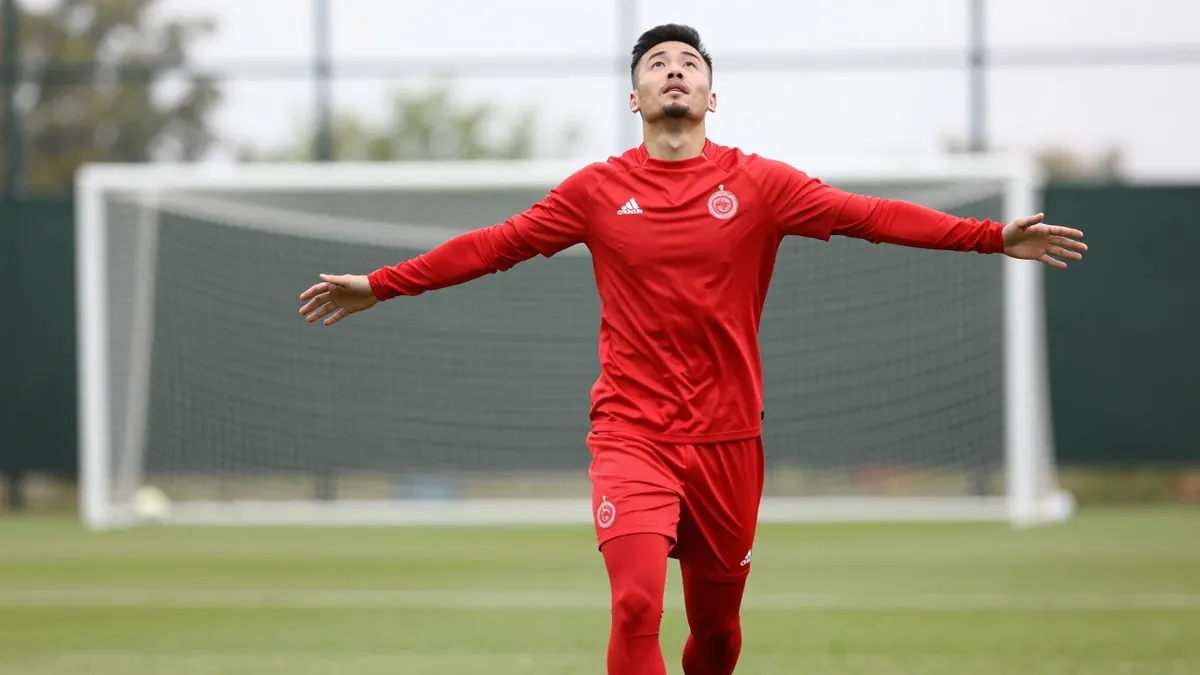 De Israëlische overheid voert druk uit op Nederlandse instanties om het verbod op supporters van Hapoel Beer Sheva voor...