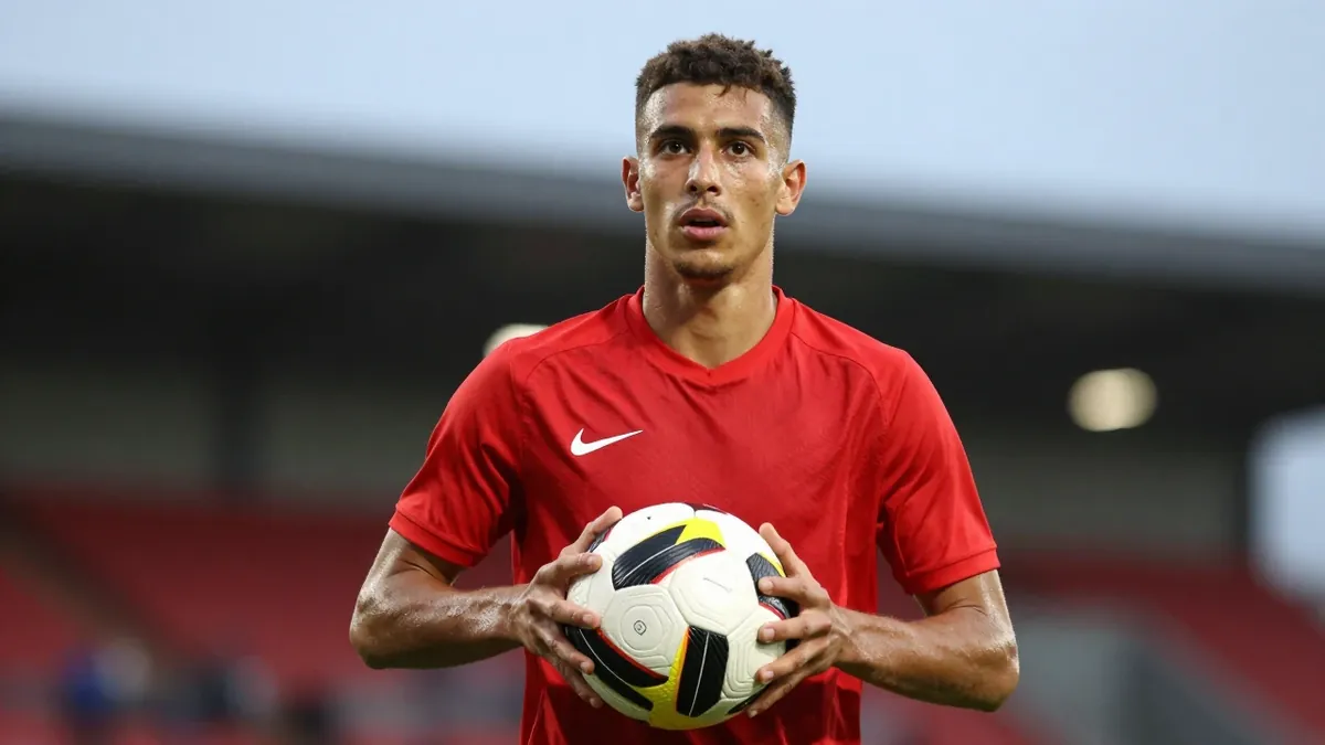 De 22-jarige aanvaller verlaat AZ Alkmaar voor een seizoen en treft bij FC Utrecht zijn voormalig Telstar-coach Antonio...