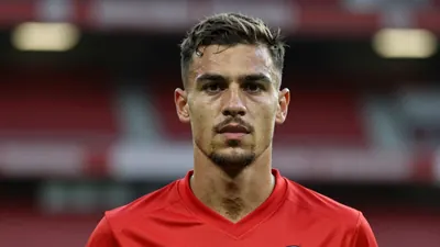 Een vergelijking van AZ Alkmaar en Willem II door de jaren heen, waarbij de huidige sterke seizoensstart van AZ in de...